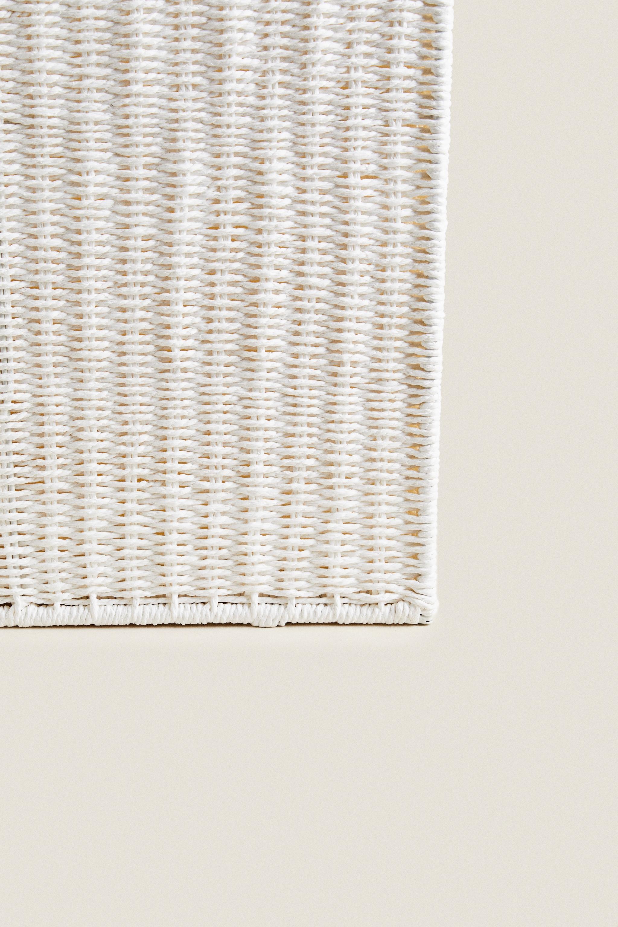 LAUNDRY BASKET WITH TWO COMPARTMENTS